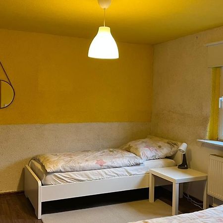 Monteure, Ganzes Haus, Schwarzheide, Haus 1 Lägenhet Exteriör bild