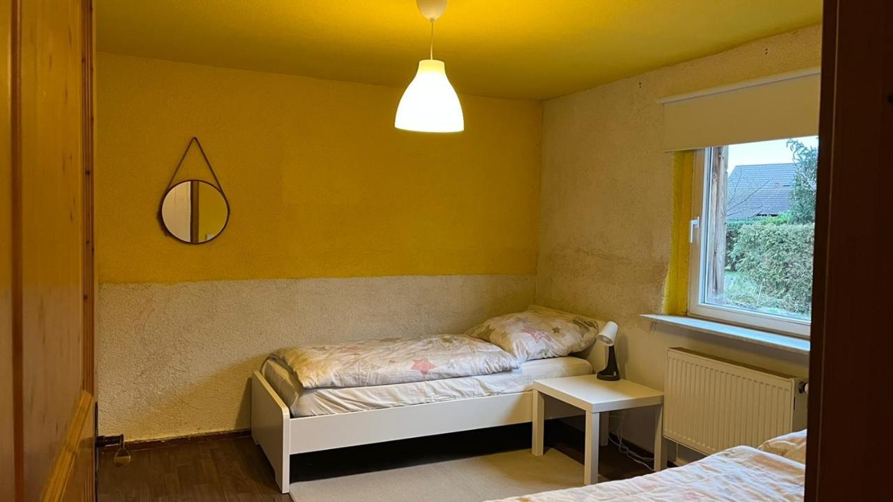 Monteure, Ganzes Haus, Schwarzheide, Haus 1 Lägenhet Exteriör bild