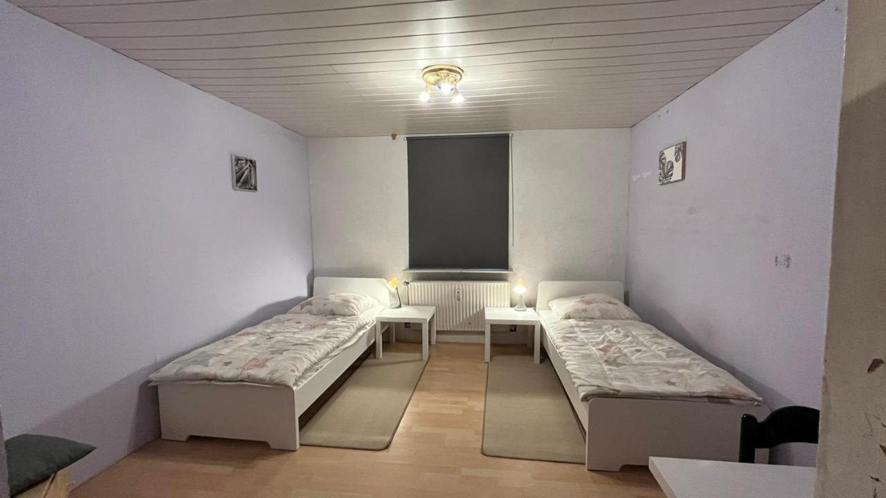 Monteure, Ganzes Haus, Schwarzheide, Haus 1 Lägenhet Exteriör bild