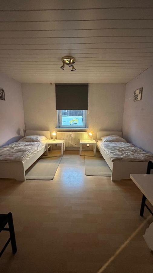 Monteure, Ganzes Haus, Schwarzheide, Haus 1 Lägenhet Exteriör bild