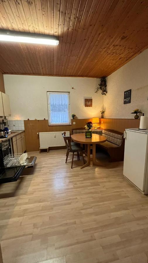 Monteure, Ganzes Haus, Schwarzheide, Haus 1 Lägenhet Exteriör bild