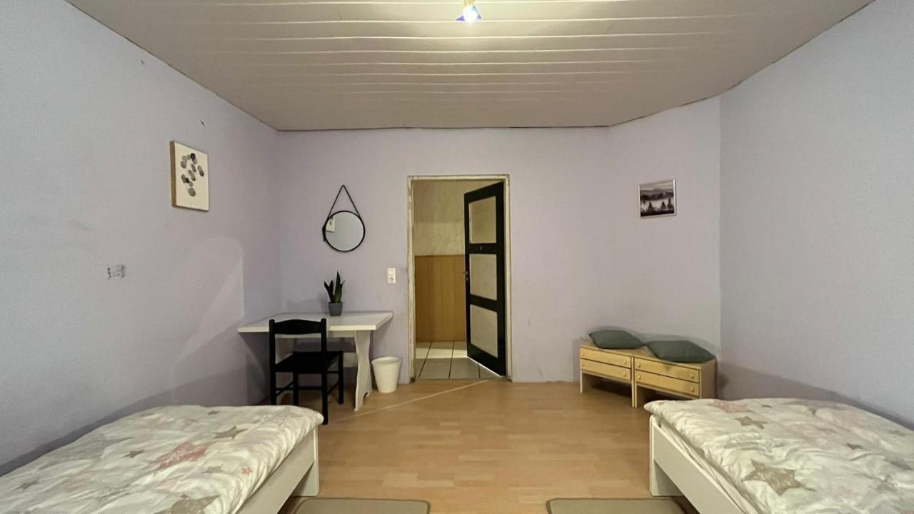 Monteure, Ganzes Haus, Schwarzheide, Haus 1 Lägenhet Exteriör bild