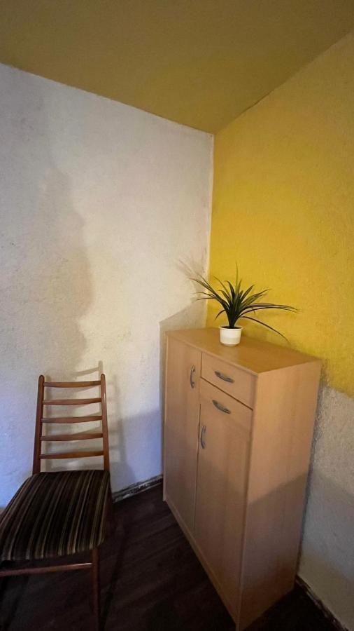 Monteure, Ganzes Haus, Schwarzheide, Haus 1 Lägenhet Exteriör bild