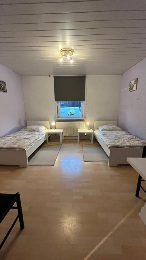 Monteure, Ganzes Haus, Schwarzheide, Haus 1 Lägenhet Exteriör bild