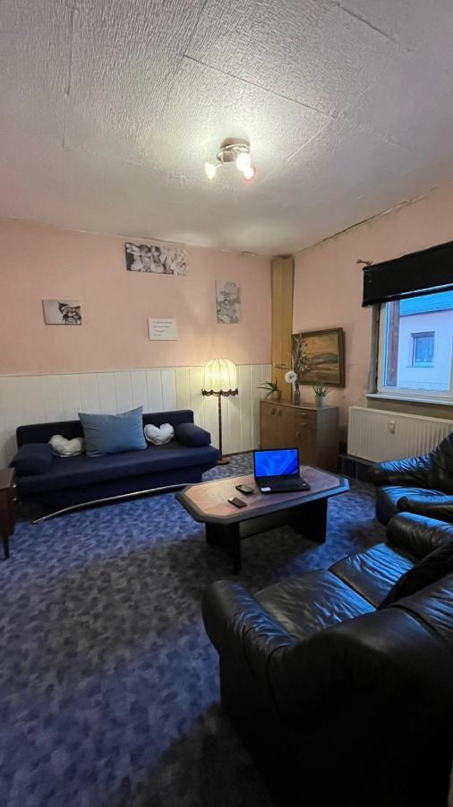 Monteure, Ganzes Haus, Schwarzheide, Haus 1 Lägenhet Exteriör bild
