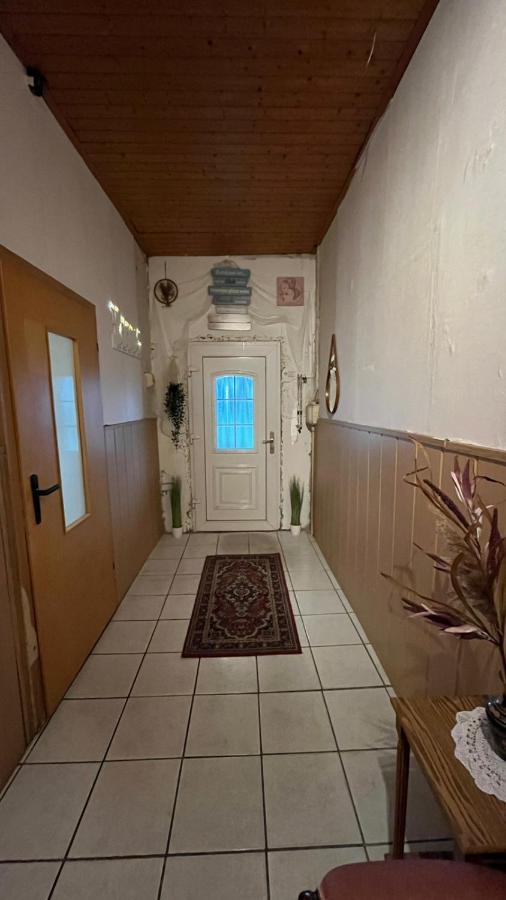 Monteure, Ganzes Haus, Schwarzheide, Haus 1 Lägenhet Exteriör bild