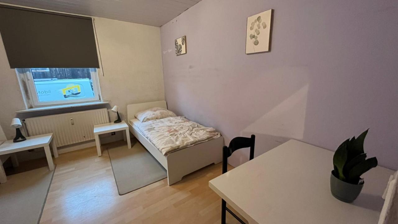 Monteure, Ganzes Haus, Schwarzheide, Haus 1 Lägenhet Exteriör bild