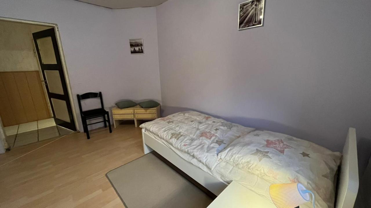 Monteure, Ganzes Haus, Schwarzheide, Haus 1 Lägenhet Exteriör bild