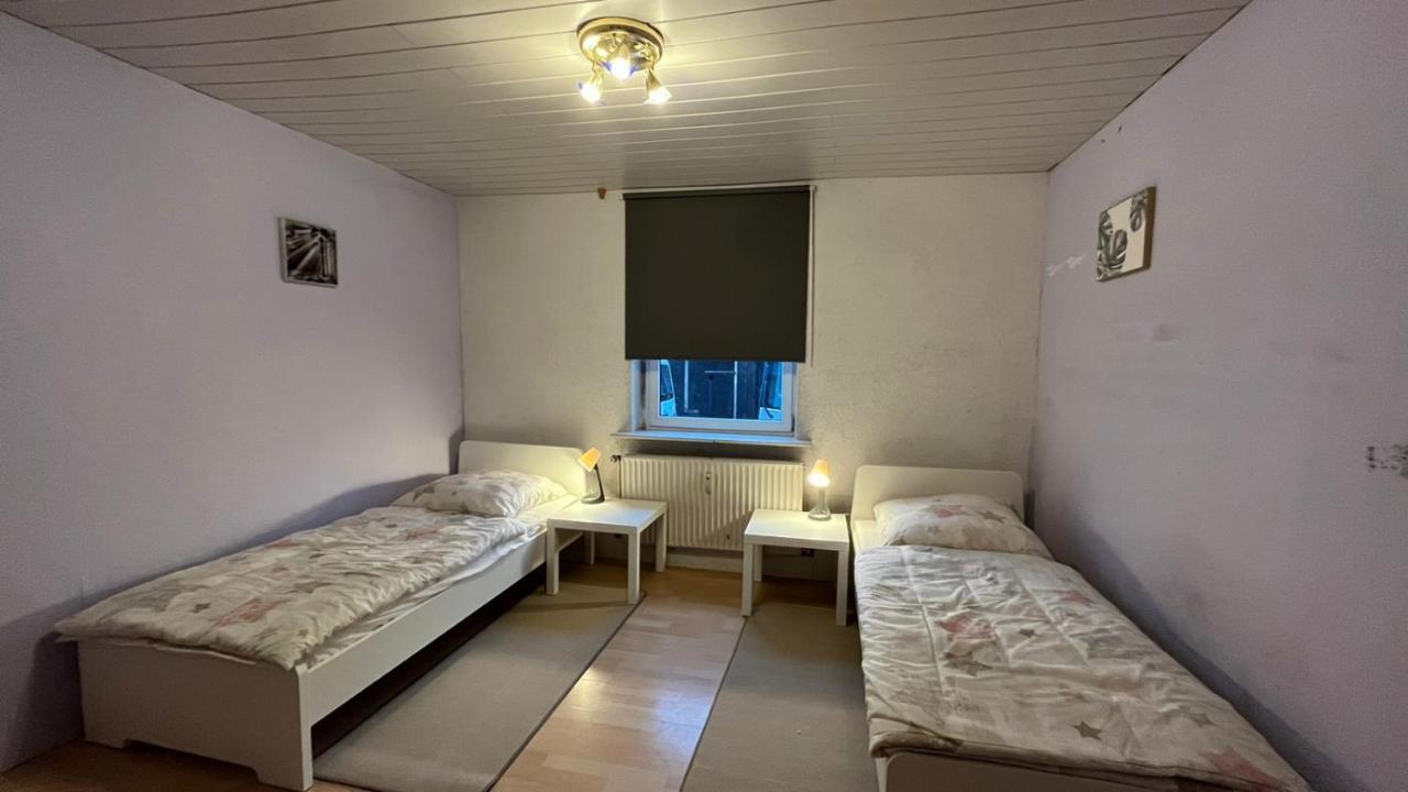 Monteure, Ganzes Haus, Schwarzheide, Haus 1 Lägenhet Exteriör bild