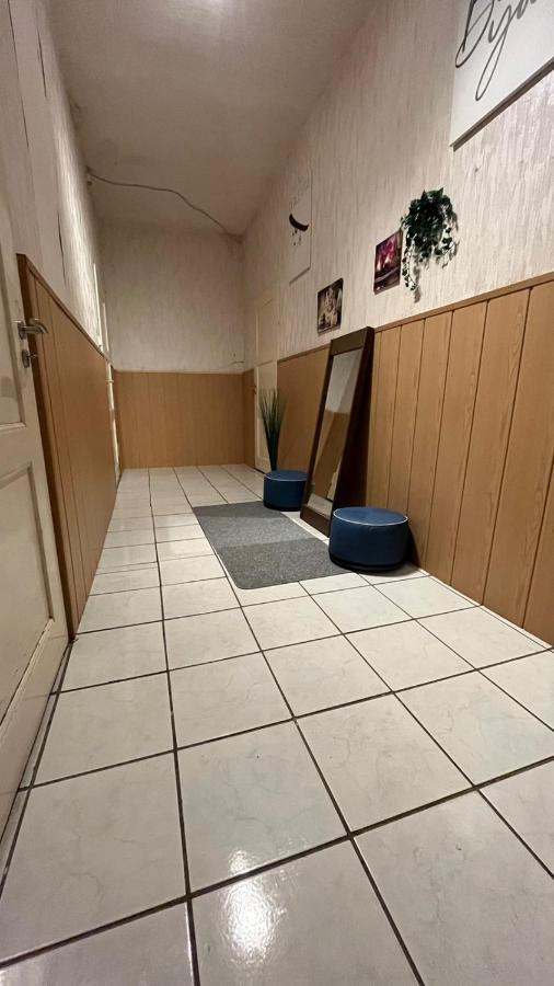Monteure, Ganzes Haus, Schwarzheide, Haus 1 Lägenhet Exteriör bild