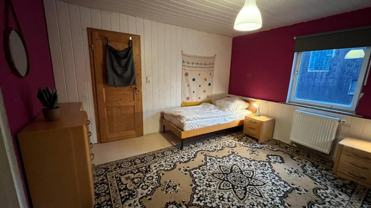 Monteure, Ganzes Haus, Schwarzheide, Haus 1 Lägenhet Exteriör bild