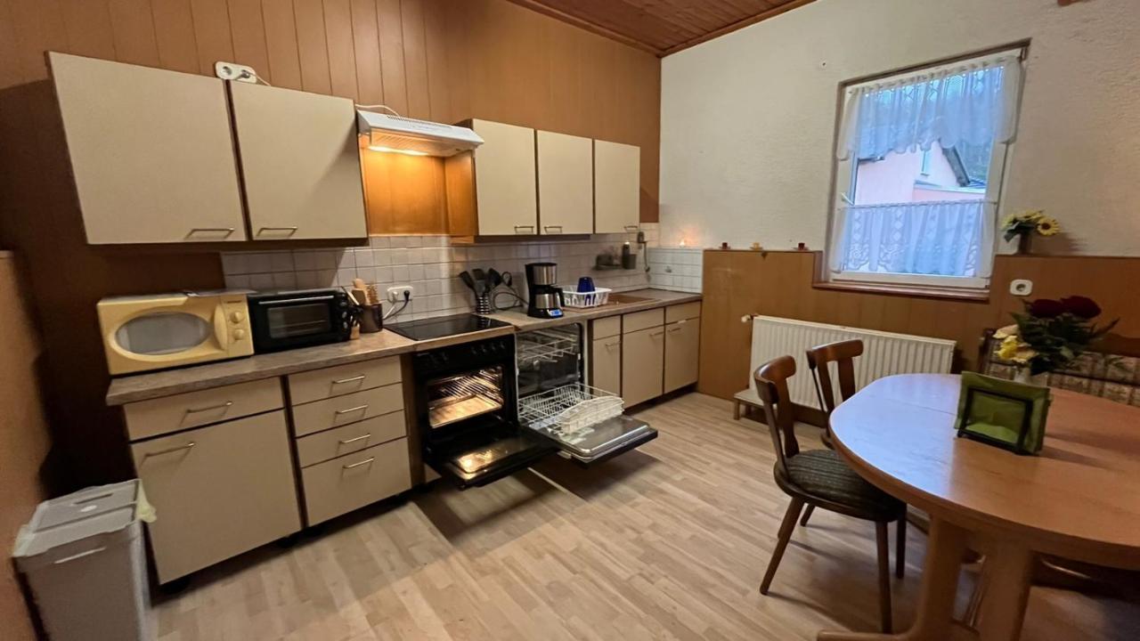 Monteure, Ganzes Haus, Schwarzheide, Haus 1 Lägenhet Exteriör bild
