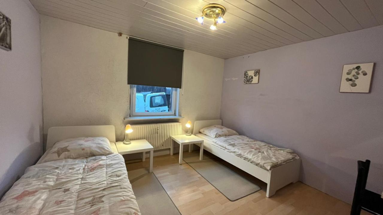 Monteure, Ganzes Haus, Schwarzheide, Haus 1 Lägenhet Exteriör bild