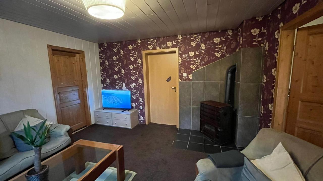 Monteure, Ganzes Haus, Schwarzheide, Haus 1 Lägenhet Exteriör bild