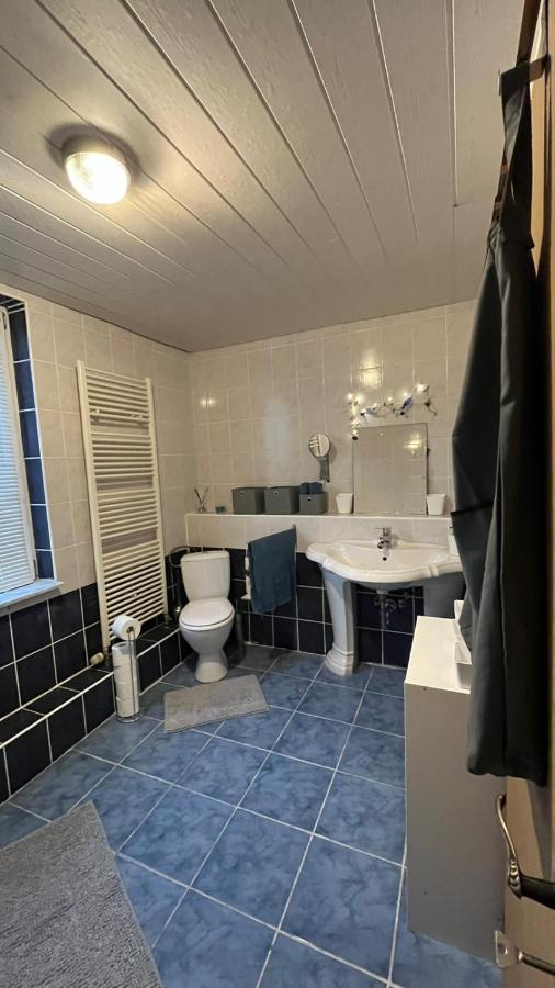 Monteure, Ganzes Haus, Schwarzheide, Haus 1 Lägenhet Exteriör bild