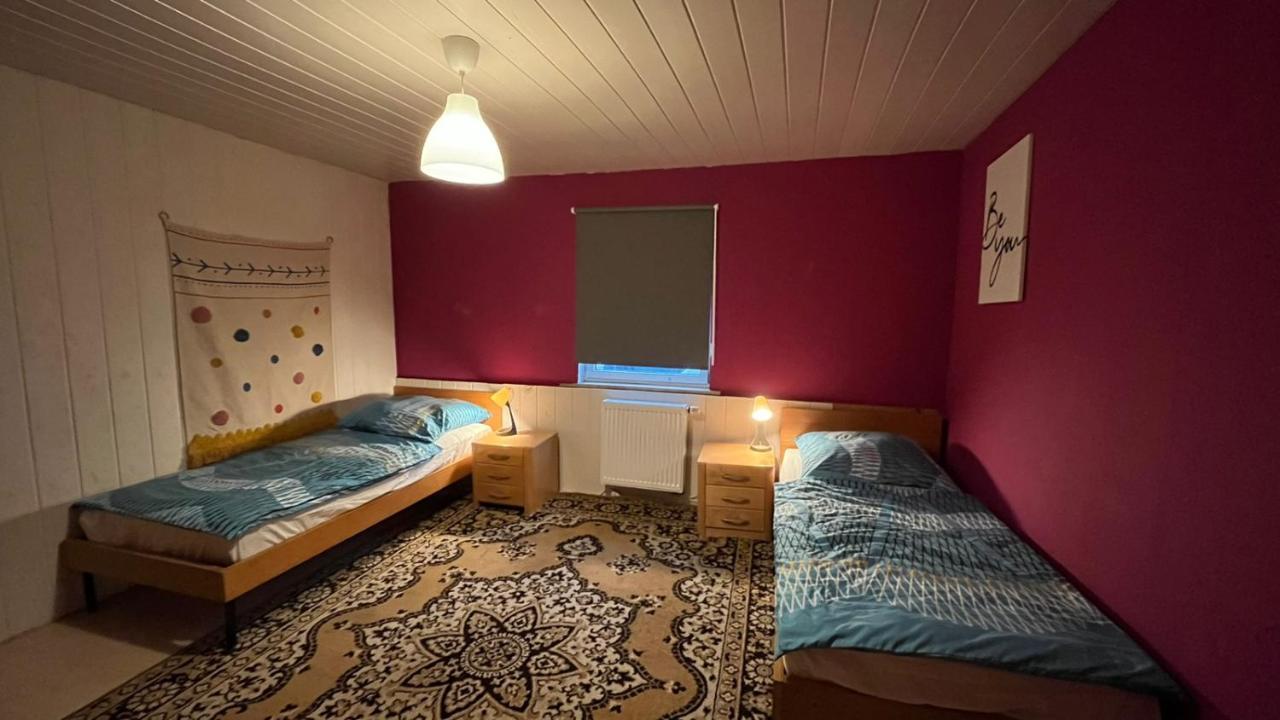 Monteure, Ganzes Haus, Schwarzheide, Haus 1 Lägenhet Exteriör bild