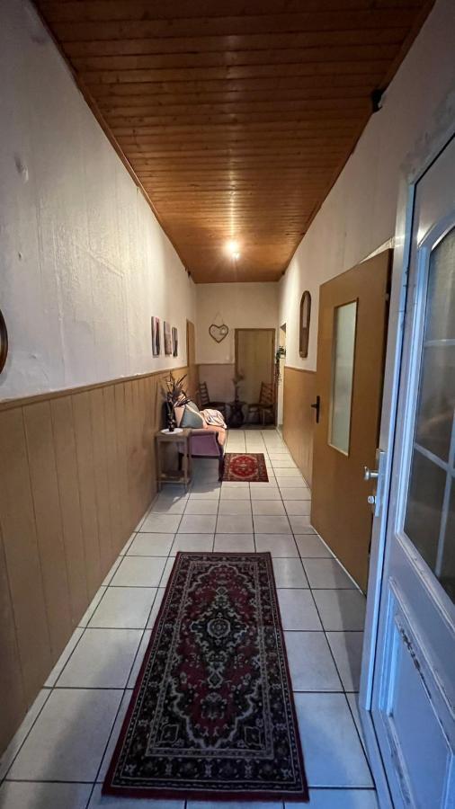 Monteure, Ganzes Haus, Schwarzheide, Haus 1 Lägenhet Exteriör bild